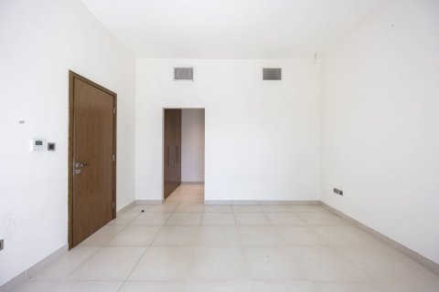 Commercial property de 5 dormitorios en  Yas Island, UAE No. 79888 10