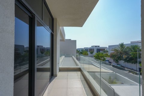 Commercial property de 5 dormitorios en  Yas Island, UAE No. 79888 3