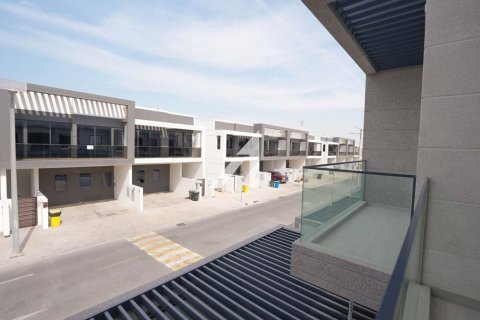 Villa de 4 dormitorios en Dubai, UAE No. 101780 3