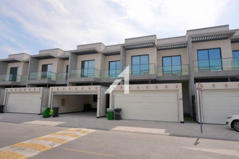 Villa de 4 dormitorios en Dubai, UAE No. 101780 26
