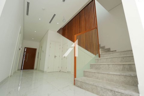 Villa de 4 dormitorios en Dubai, UAE No. 101780 5