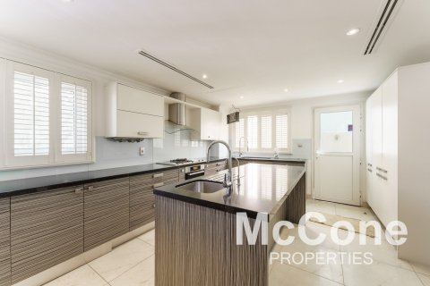 4 bedrooms Villa in Meadows, UAE No. 74934 6