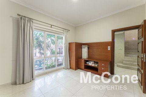 4 bedrooms Villa in Meadows, UAE No. 74934 10