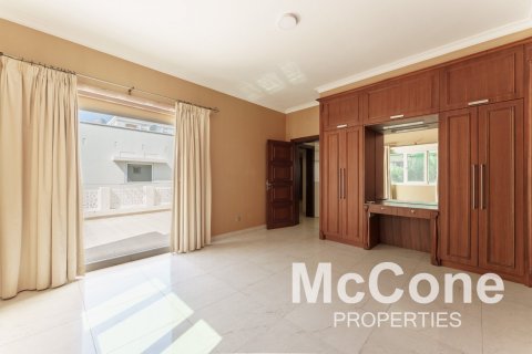 4 bedrooms Villa in Meadows, UAE No. 74934 12