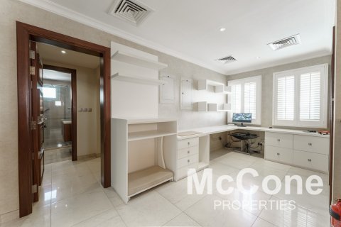 4 bedrooms Villa in Meadows, UAE No. 74934 18
