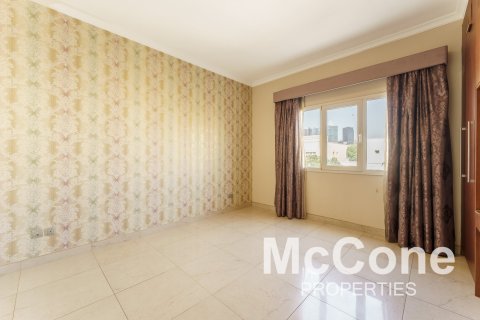 4 bedrooms Villa in Meadows, UAE No. 74934 13