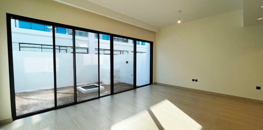 4 غرف نوم تاون هاوس  رقم 100247