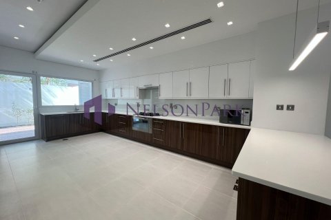 Villa de 5 chambres à Doha, Qatar No. 58313 7