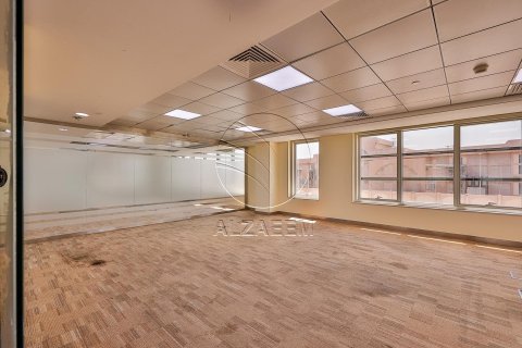 616مربع، عقار تجاري في Al Nahyan Camp, الإمارات العربية المتحدة رقم 90142 23