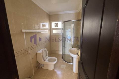 5 bedrooms Villa in Doha, Qatar No. 61006 17