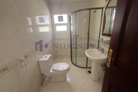 5 bedrooms Villa in Doha, Qatar No. 61006 21