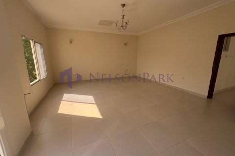 5 bedrooms Villa in Doha, Qatar No. 61006 12