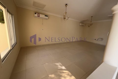 5 bedrooms Villa in Doha, Qatar No. 61006 5