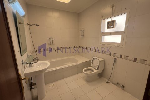 5 bedrooms Villa in Doha, Qatar No. 61006 15