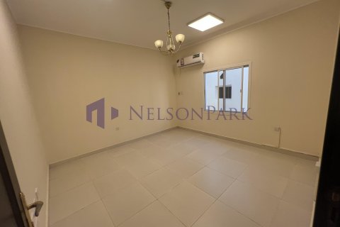 5 bedrooms Villa in Doha, Qatar No. 61006 11