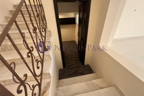 5 bedrooms Villa in Doha, Qatar No. 61006 18
