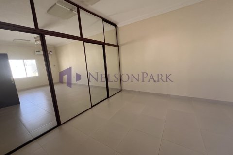 5 bedrooms Villa in Doha, Qatar No. 61006 14