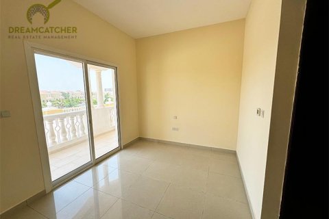 Apartment de 2 dormitorios en Al Hamra Village, UAE No. 75301 8