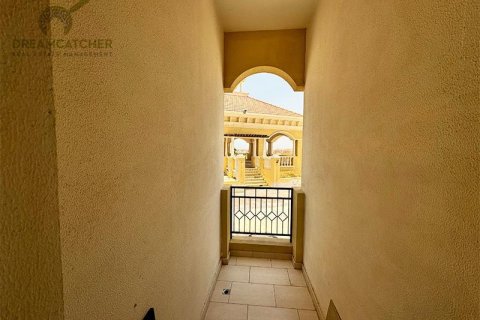 Apartment de 2 dormitorios en Al Hamra Village, UAE No. 75301 12