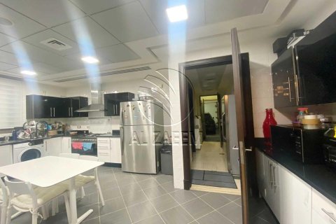 Villa de 4 dormitorios en Al Bateen, UAE No. 91172 10