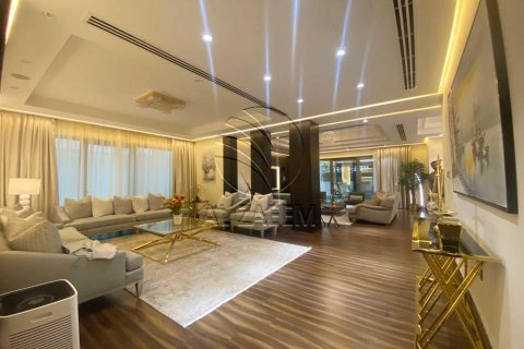 Villa de 4 dormitorios en Al Bateen, UAE No. 91172 2