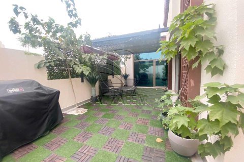 Villa de 4 dormitorios en Al Bateen, UAE No. 91172 16