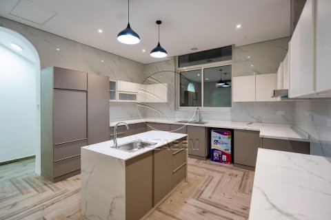 Villa de 5 dormitorios en Al Shamkha, UAE No. 91161 5