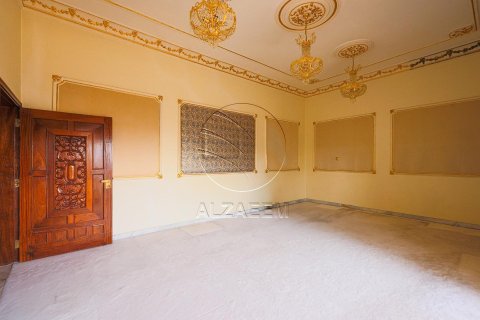 8 غرفة نوم  فيلا في البطين, الإمارات العربية المتحدة رقم 91561 24