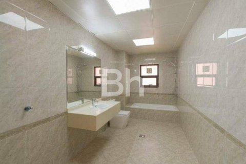 Вилла с 10 спальнями в Халифа-Сити, ОАЭ №63157 10