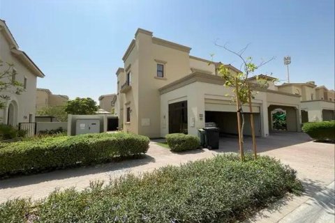 Villa de 4 dormitorios en Mira, UAE No. 87892 2