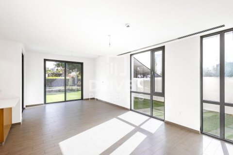 Вилла с 4 спальнями в EMAAR South, ОАЭ №85707 2