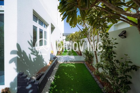 3 bedrooms Townhouse in DAMAC Hills (Akoya by DAMAC), UAE No. 82639 3