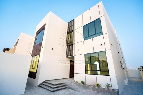 Villa de 5 dormitorios en Al Shamkha, UAE No. 90295 2