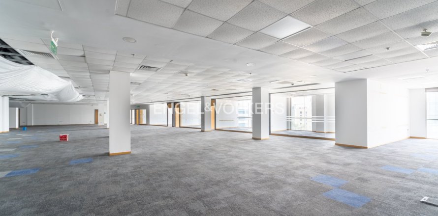 821m² Office in Dubai Media City, UAE No. 34599
