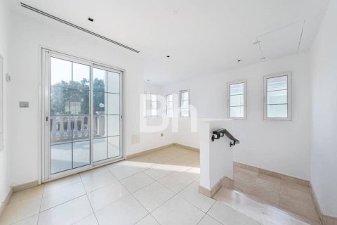 Вилла с 2 спальнями в Jumeirah Village Triangle, ОАЭ №87194 10
