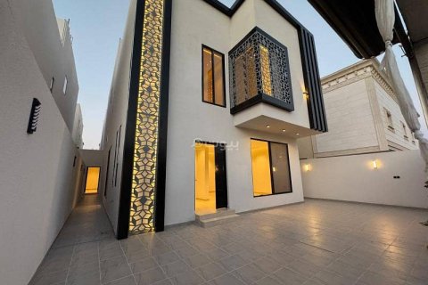 Villa de 6 dormitorios en Khobar, Saudi Arabia No. 60393 2