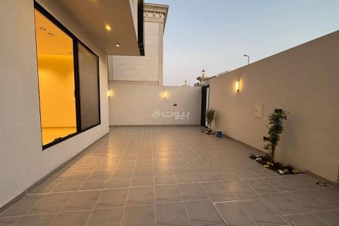 Villa de 6 dormitorios en Khobar, Saudi Arabia No. 60393 5