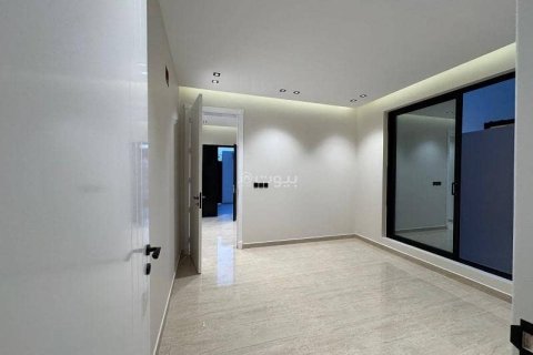 Villa de 6 dormitorios en Khobar, Saudi Arabia No. 60393 8