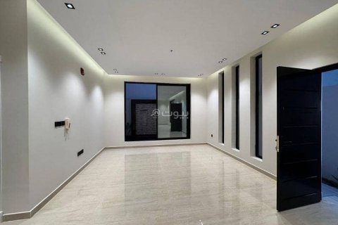 Villa de 6 dormitorios en Khobar, Saudi Arabia No. 60393 10