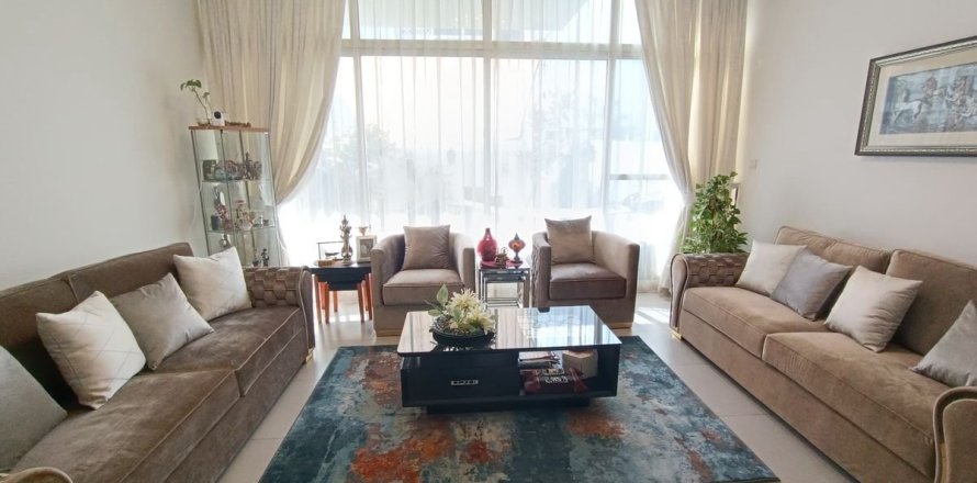 Townhouse de 3 dormitorios en Dubai, UAE No. 104539