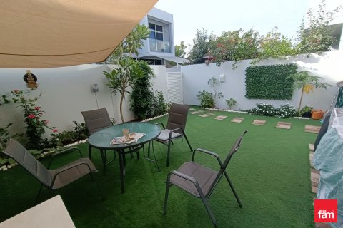 Townhouse de 3 dormitorios en Dubai, UAE No. 104539 2