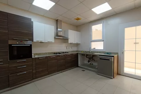 5 bedrooms Villa in Madinat as'Sultan Qaboos, Oman No. 104856 4