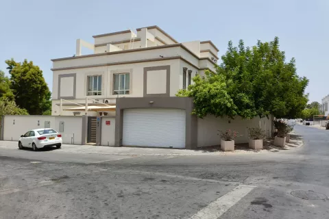 5 bedrooms Villa in Madinat as'Sultan Qaboos, Oman No. 104856 1
