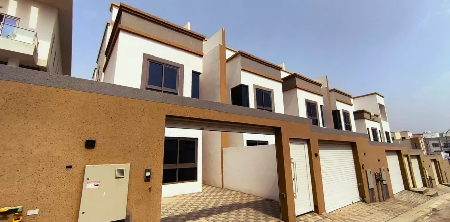 Villa de Studio à Al Ansab, Oman No. 104854