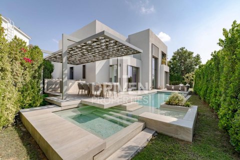 4 bedrooms Villa in Jumeirah Islands, UAE No. 84510 2