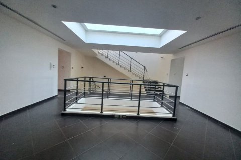 Коммерческая недвижимость с 4 спальнями в Халифа-Сити, ОАЭ №79420 9