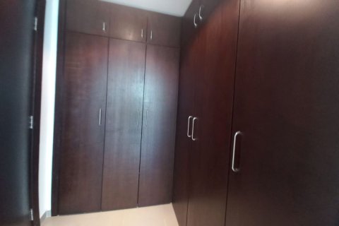 Коммерческая недвижимость с 4 спальнями в Халифа-Сити, ОАЭ №79420 10