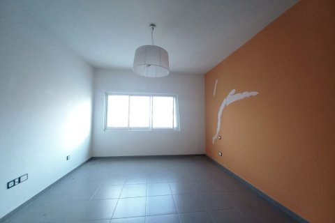 Коммерческая недвижимость с 4 спальнями в Халифа-Сити, ОАЭ №79420 6