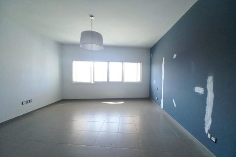Коммерческая недвижимость с 4 спальнями в Халифа-Сити, ОАЭ №79420 11