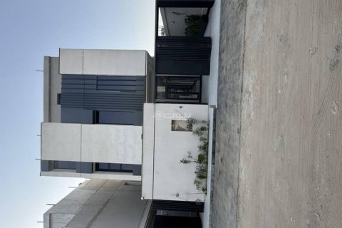 Villa de 5 dormitorios en Riyadh, Saudi Arabia No. 99456 1